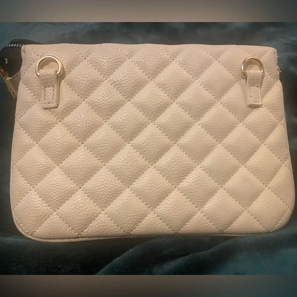 PreownedBetseyJohnsonDog Kitsch Crossbody missing strap but still in great con. - Picture 3 of 6